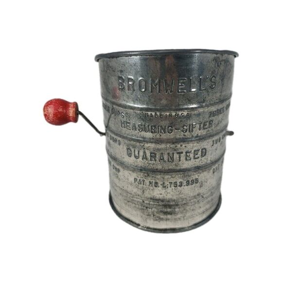 Jacob Bromwell Other - Vintage Bromwell's 3 Cup Measuring Sifter Red Wood Handle USA Farmhouse Decor